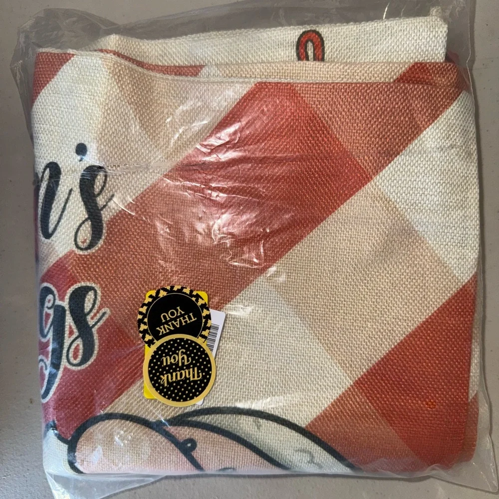 NEW Set of 4 Festive Merry Christmas Pillow Covers, 18
